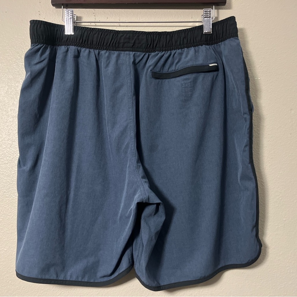 VUORI Banks Shorts Blue 7” Performance V Cycled 4-Way Stretch Mens L/XL - Picture 5 of 8